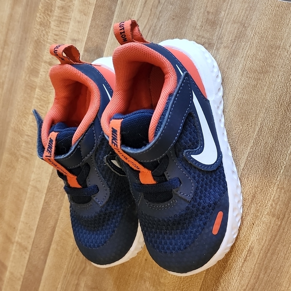 Nike Revolution Size 7 Toddler Shoes